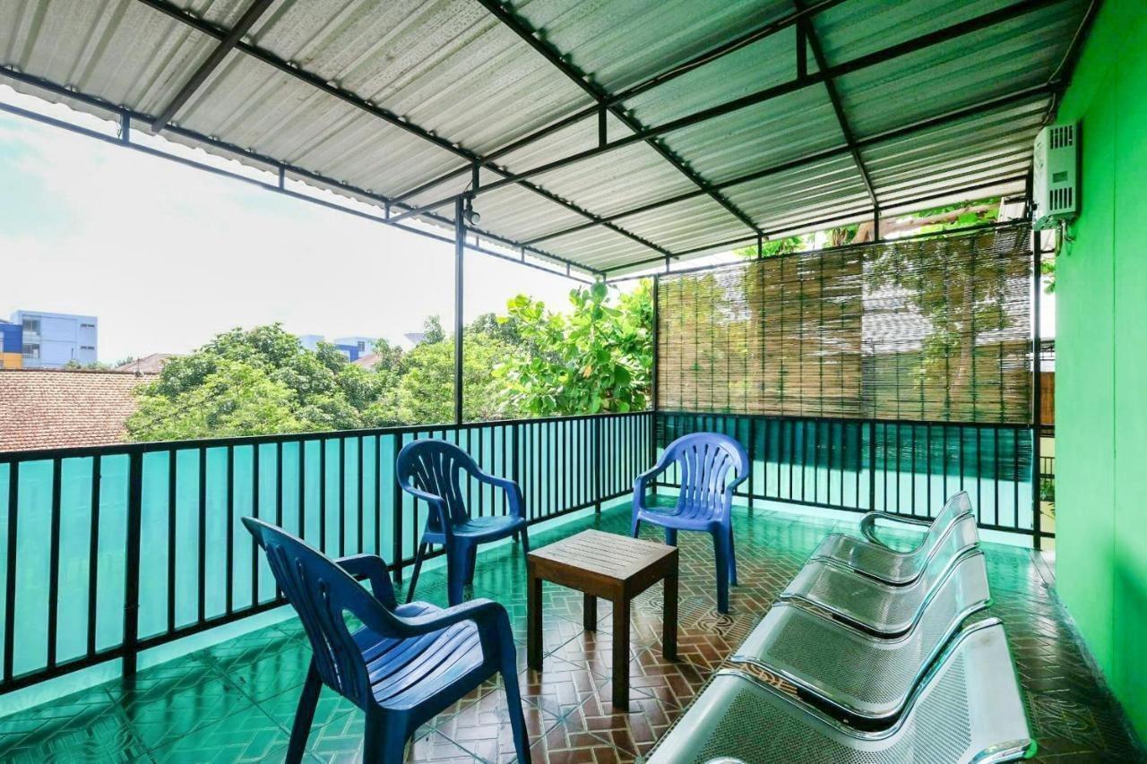 House 140 Hotel Baturetno Екстериор снимка
