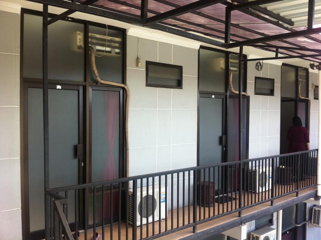 House 140 Hotel Baturetno Екстериор снимка